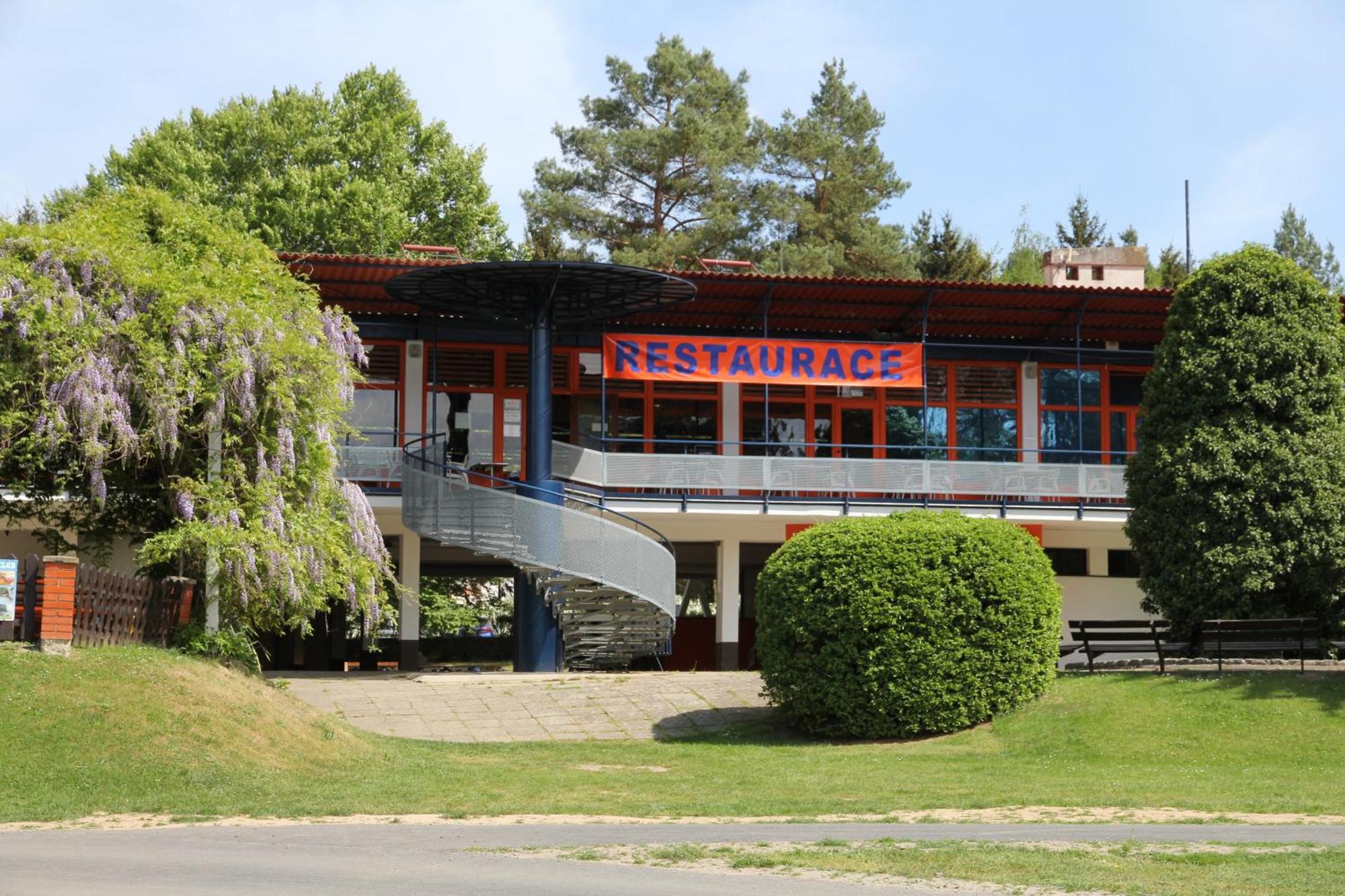 Отель Juniorcamp Nova Zivohost Krecovice Экстерьер фото